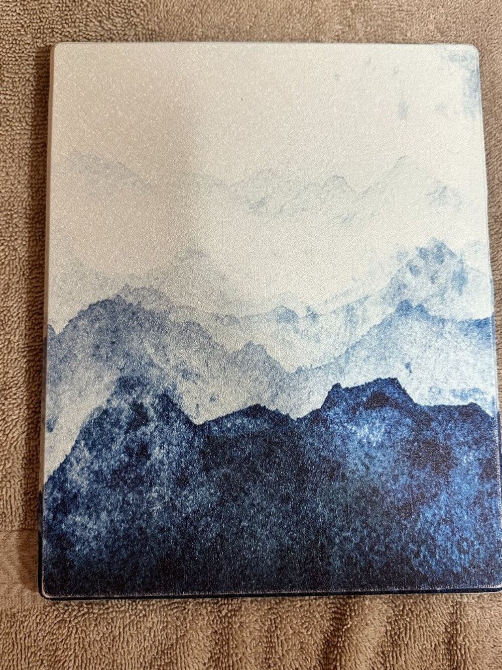 Remarkable 2 Hardcover case- slightly used - Mountain theme